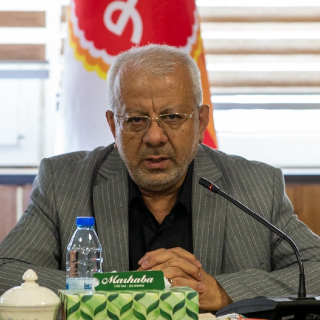 رئیس هیات مدیره هلدینگ اقتصادی و خودکفایی آزادگان: نگاه مدیرعامل به انتخاب مدیران از داخل گروه متمرکز است