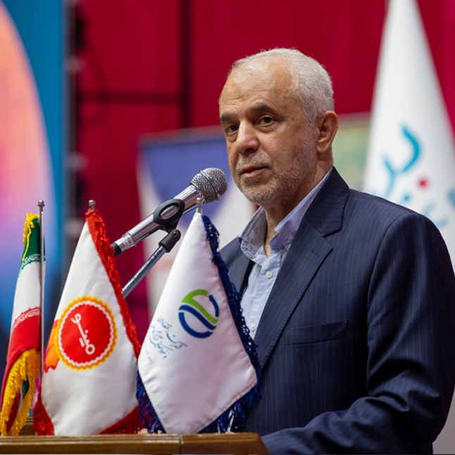 تجلیل از کارگران در گروه صنعتی مینو؛ تأکید بر تلاش مضاعف، دانش‌محوری و نقش مردم در پیشرفت کشور