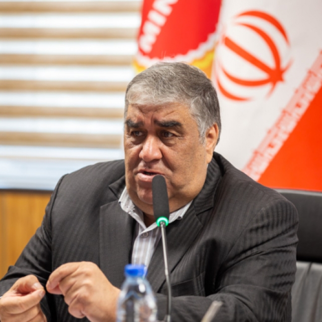 رئیس فراکسیون ایثارگران مجلس شورای اسلامی: خدمت به جامعه ایثارگری که انقلاب را بیمه کرده‌اند، وظیفه مسئولان است