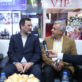 معاون وزیر صمت: همه اسنک را با پفک نمکی مینو می شناسند