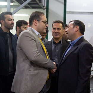 بازدید فعالان بازار سرمایه از شرکت صنعتی پارس مینو / تأکید بر رشد سودآوری و ارتقای ظرفیت تولید