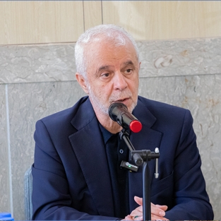 تأکید مدیرعامل هلدینگ اقتصادی و خودکفایی آزادگان بر افزایش تولید و توسعه بازار با رویکرد مسئولیت‌محور سازمانی